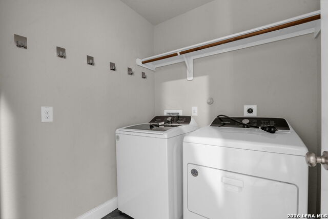 Image 23 of 26 For 10306 Midsummer Mdw