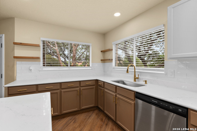 Image 18 of 44 For 10802 Winter Creek