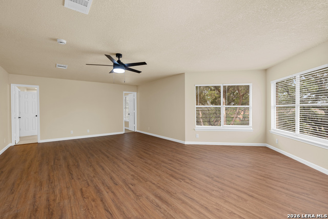 Image 24 of 44 For 10802 Winter Creek