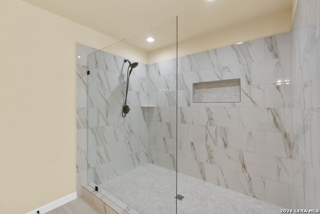 Image 29 of 44 For 10802 Winter Creek