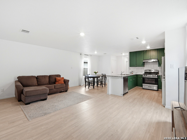 Image 2 of 13 For 8027 Serro Medina