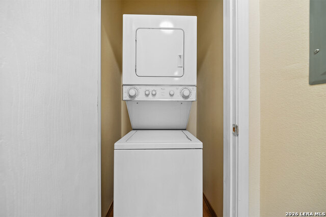 Image 24 of 41 For 1000 Diamond Dr