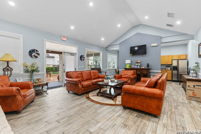 Image 8 of 41 For 1000 Diamond Dr