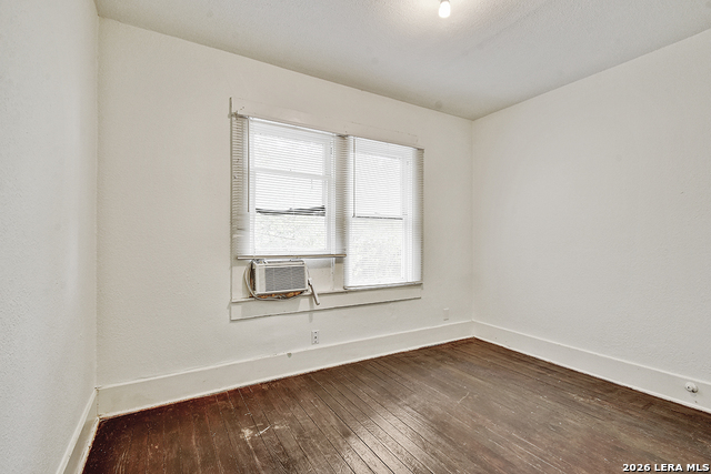 Image 11 of 31 For 3314 Perez  