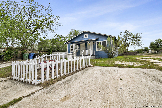 Image 2 of 31 For 3314 Perez  