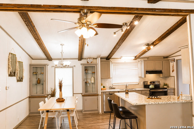 Image 12 of 23 For 18066 La Gloria Rd