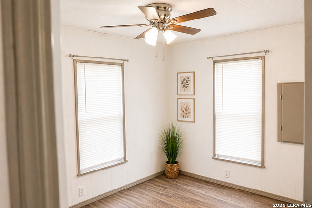 Image 17 of 23 For 18066 La Gloria Rd