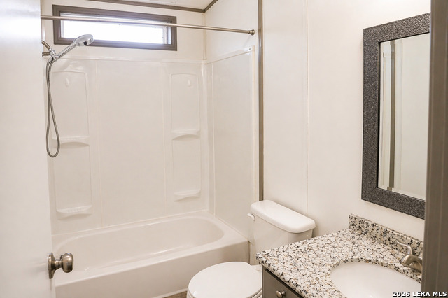 Image 20 of 23 For 18066 La Gloria Rd