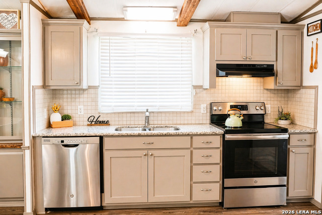 Image 8 of 23 For 18066 La Gloria Rd