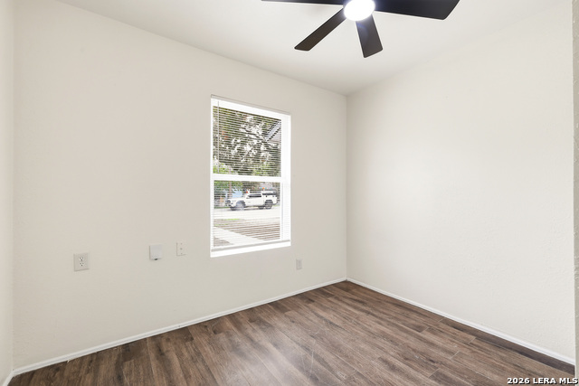 Image 14 of 21 For 5323 El Paso St