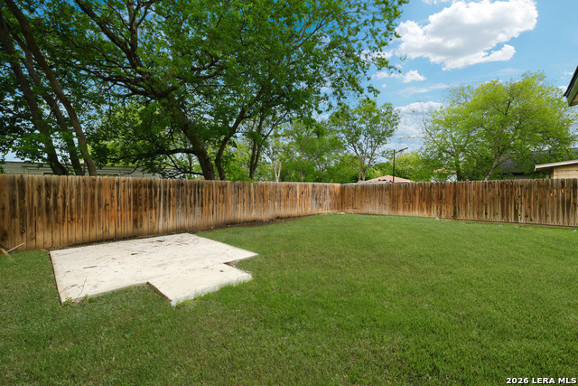 Image 20 of 21 For 5323 El Paso St