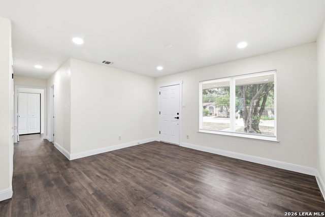 Image 3 of 21 For 5323 El Paso St