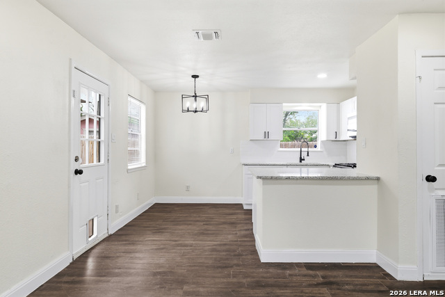 Image 6 of 21 For 5323 El Paso St