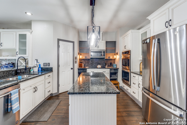 Image 13 of 39 For 25867 Lewis Ranch Rd