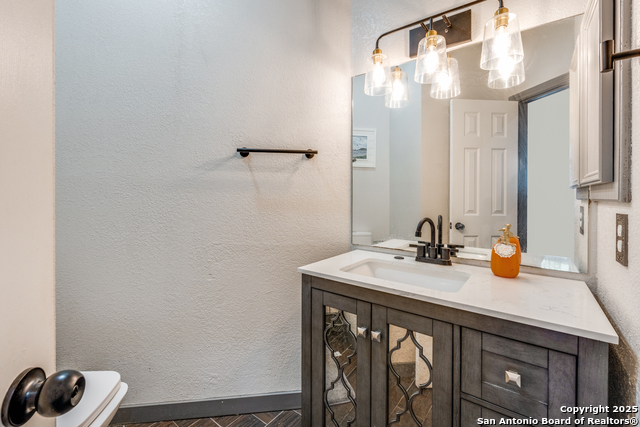 Image 18 of 39 For 25867 Lewis Ranch Rd