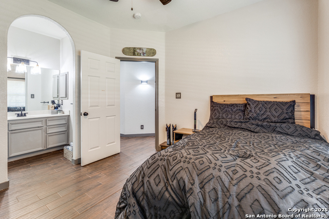 Image 19 of 39 For 25867 Lewis Ranch Rd