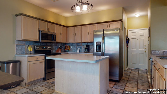 Image 11 of 41 For 18 Andover Creek Dr