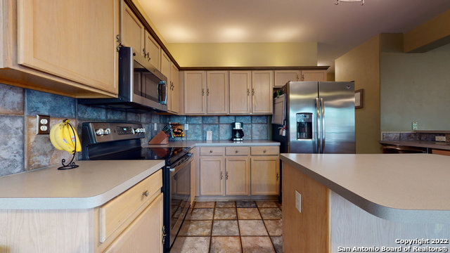 Image 12 of 41 For 18 Andover Creek Dr