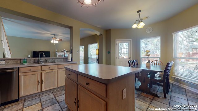 Image 13 of 41 For 18 Andover Creek Dr