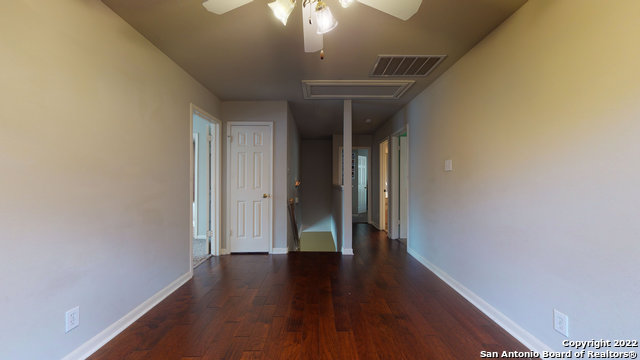 Image 16 of 41 For 18 Andover Creek Dr