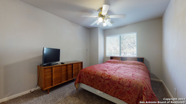 Image 24 of 41 For 18 Andover Creek Dr