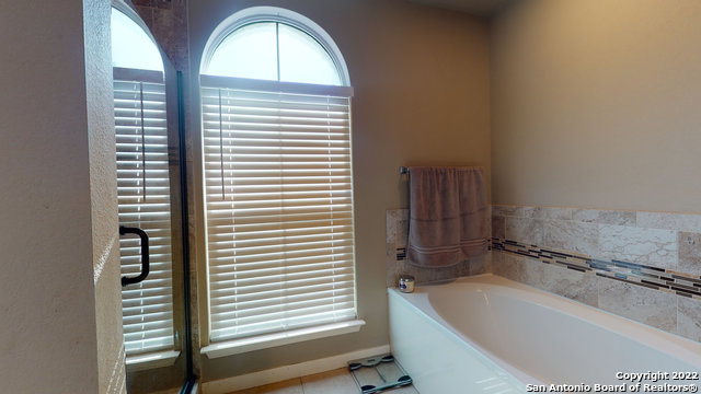 Image 27 of 41 For 18 Andover Creek Dr