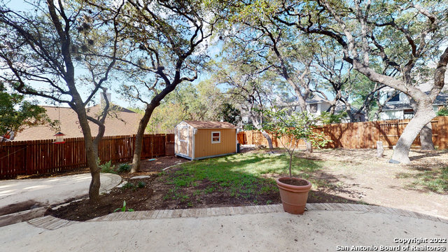 Image 30 of 41 For 18 Andover Creek Dr