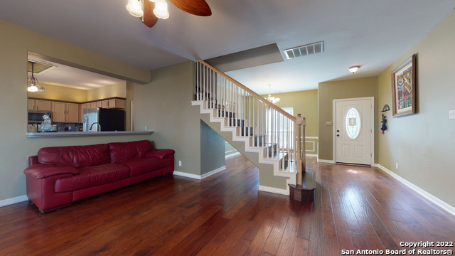 Image 6 of 41 For 18 Andover Creek Dr