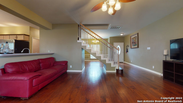 Image 7 of 41 For 18 Andover Creek Dr