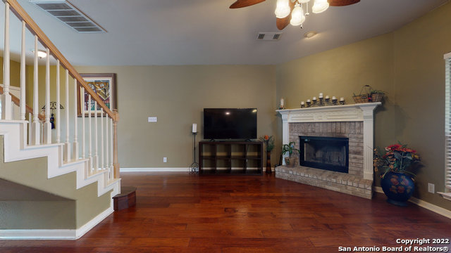 Image 8 of 41 For 18 Andover Creek Dr