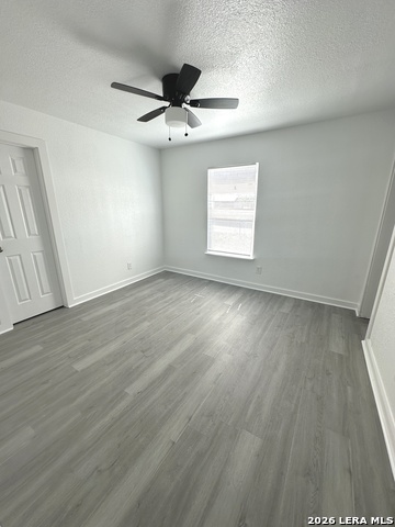 Image 8 of 13 For 514 Davis Ave