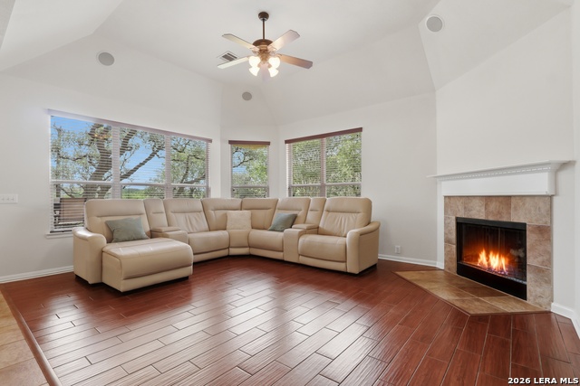 Image 25 of 39 For 19203 Brannan Blf