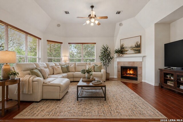 Image 4 of 39 For 19203 Brannan Blf