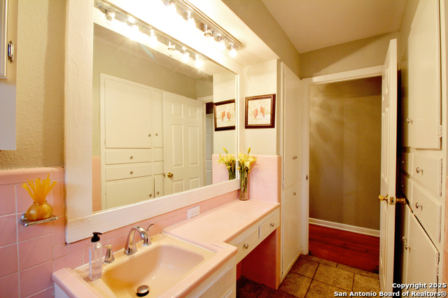 Image 27 of 38 For 113 Adobe Dr