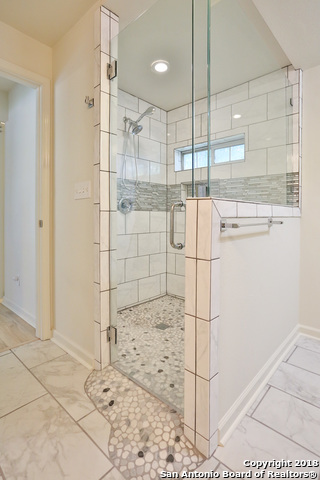 Image 12 of 19 For 209 Kronkosky St E