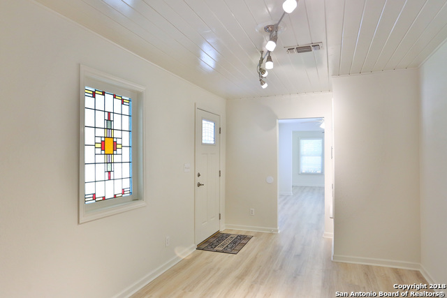 Image 3 of 19 For 209 Kronkosky St E