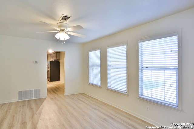 Image 5 of 19 For 209 Kronkosky St E