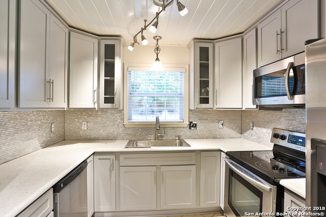 Image 8 of 19 For 209 Kronkosky St E