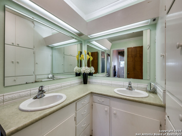 Image 15 of 25 For 135 Manor  