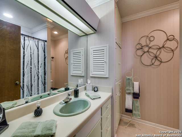 Image 18 of 25 For 135 Manor  