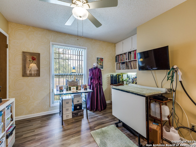 Image 19 of 25 For 135 Manor  