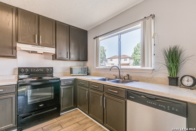 Image 10 of 25 For 8839 Breezefield