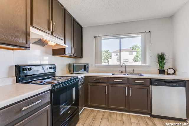 Image 11 of 25 For 8839 Breezefield