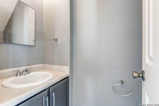 Image 18 of 25 For 8839 Breezefield