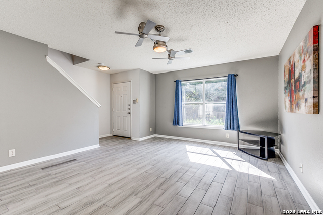 Image 5 of 25 For 8839 Breezefield