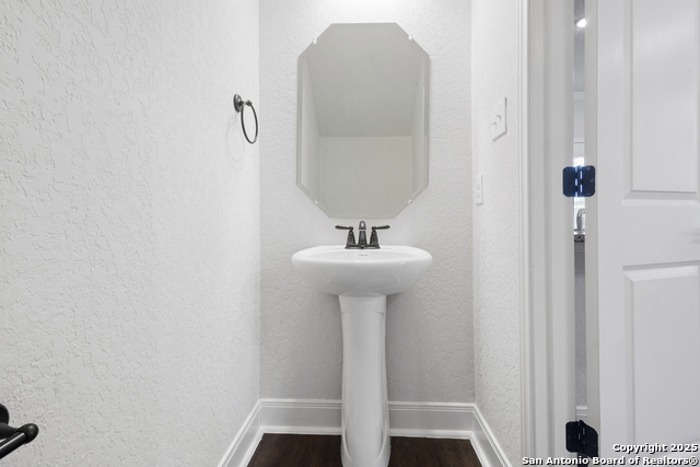 Listing photo id 8 for 10303 Candlewood Way  101