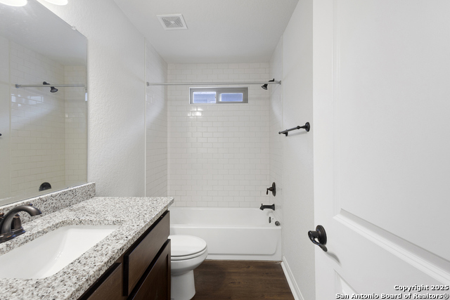 Listing photo id 6 for 10303 Candlewood Way  101