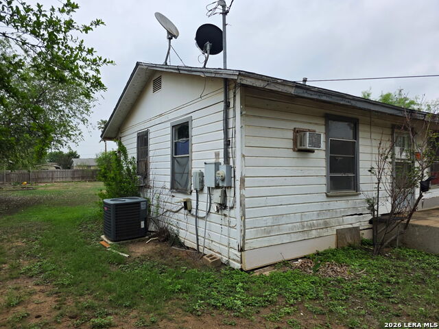 Image 4 of 4 For 355 Obregon St E