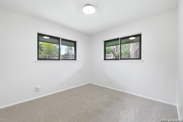 Image 23 of 28 For 92 Bluet Ln  