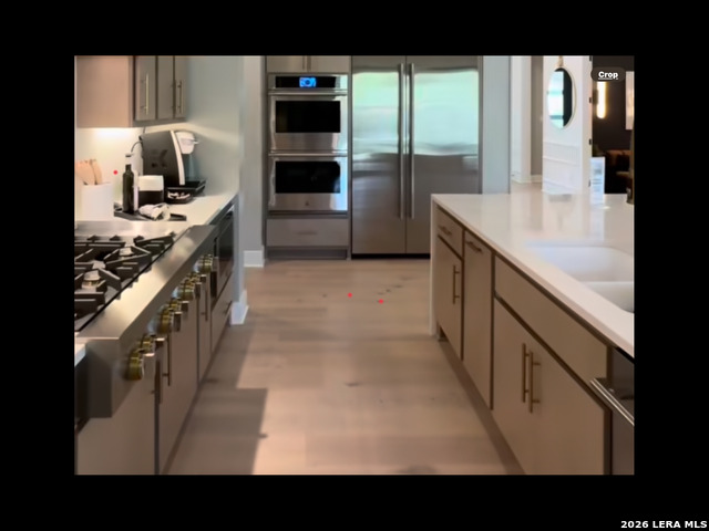 Listing photo id 4 for 9651 Lenox Hill